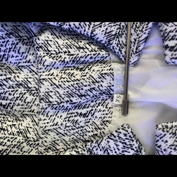 Boutique styled oversized blazer - Picture 3 of 6